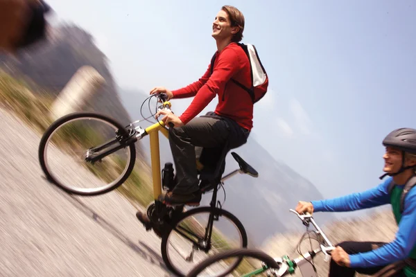 骑自行车的人骑自行车 — 图库照片