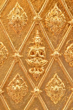 Buda altın duvara oyulmuş