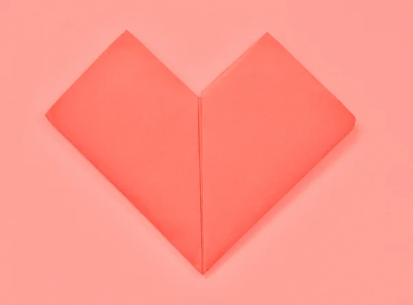 Papier coeur rouge isolé — Photo