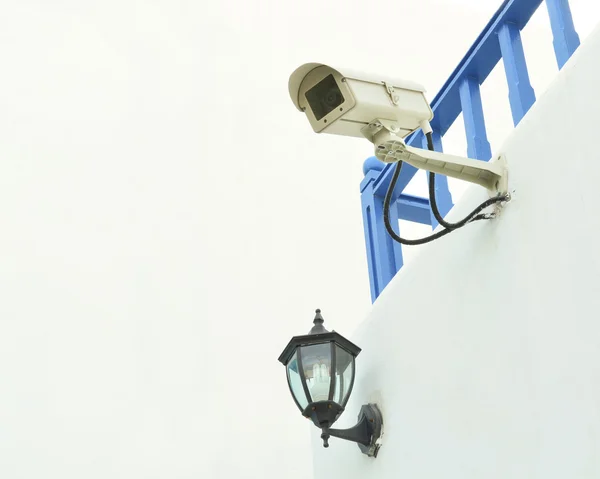 Camera van het toezicht op de muur — Stockfoto
