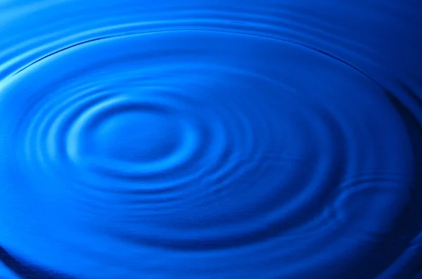 Le rond transparent de goutte d'eau — Photo