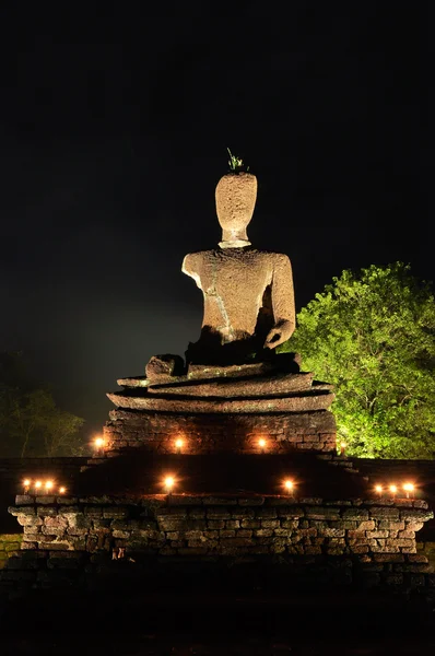 Разрушение образа Будды — стоковое фото