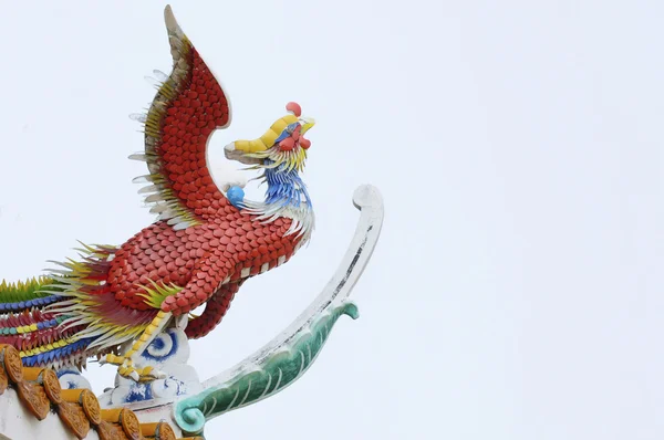 Chinese bird statue looks to the sky — Stock Photo, Image