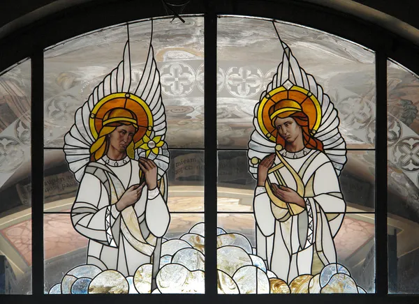 Angeli di vetro colorato — Foto Stock