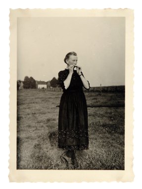 mızıka oynayan kadın Vintage Fotoğraf