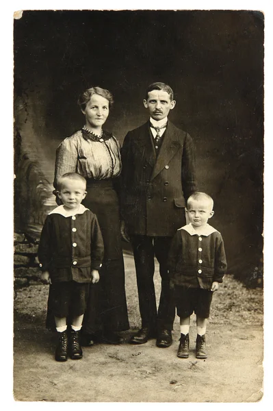 Винтажное фото семьи — стоковое фото