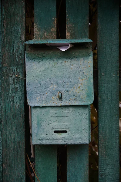 Natura Morta Nostalgica Con Una Vecchia Casella Posta Tradizionale Lettera — Foto Stock