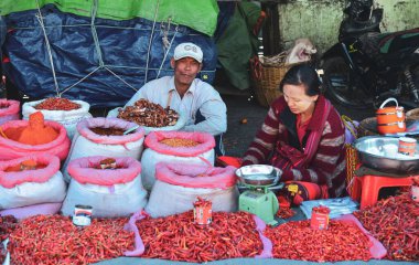 Taunggyi, Myanmar - 8 Şubat 2017. Taunggyi, Myanmar 'ın ana marketi. Taunggyi, Shan State 'in çok ırklı pazarlarıyla ünlü en büyük şehridir..