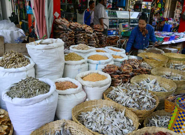 Taunggyi Myanmar Feb 2017 Продаж Солоної Риби Сільському Ринку Таунджі — стокове фото