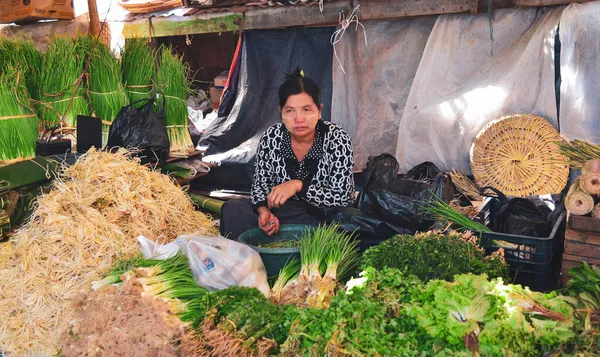 Taunggyi, Myanmar - 8 Şubat 2017. Taunggyi, Myanmar 'ın ana marketi. Taunggyi, Shan State 'in çok ırklı pazarlarıyla ünlü en büyük şehridir..