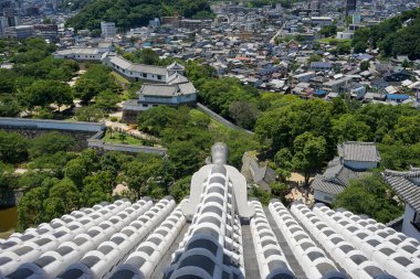 Japonya 'nın Himeji şehrinin hava manzarası. Himeji Kalesi 'nin tepesinden görüntüle.