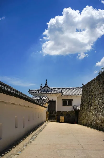 Japonya 'daki Himeji Kalesi' nin mimarisi. Şato 14. yüzyılda inşa edilmiştir ve Japonya 'daki ilk UNESCO Miras Alanıdır (1993).).