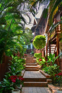 Laos, Luang Phrabang 'daki antik kasabanın mimarisi. Şehir, 1975 yılına kadar binlerce yıl Laos krallığının başkentiydi..