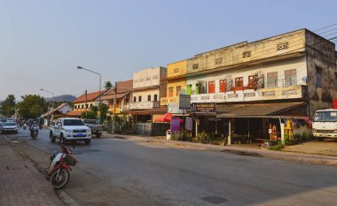 Luang İfadesi, Laos - 3 Şubat 2020. Laos, Luang Phrabang 'daki eski kasabanın mimarisi. Şehir, 1975 yılına kadar binlerce yıl Laos krallığının başkentiydi..