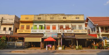 Luang İfadesi, Laos - 3 Şubat 2020. Laos, Luang Phrabang 'daki eski kasabanın mimarisi. Şehir, 1975 yılına kadar binlerce yıl Laos krallığının başkentiydi..