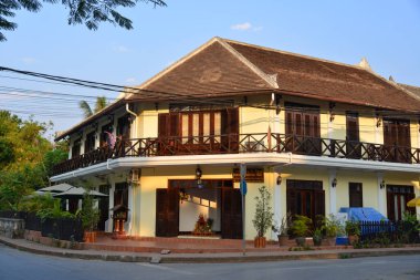 Luang İfadesi, Laos - 3 Şubat 2020. Laos, Luang Phrabang 'daki eski kasabanın mimarisi. Şehir, 1975 yılına kadar binlerce yıl Laos krallığının başkentiydi..