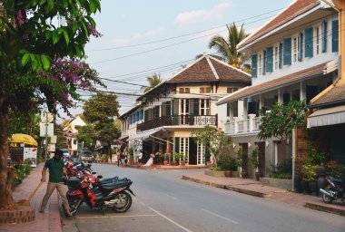 Luang İfadesi, Laos - 3 Şubat 2020. Laos, Luang Phrabang 'daki eski kasabanın mimarisi. Şehir, 1975 yılına kadar binlerce yıl Laos krallığının başkentiydi..