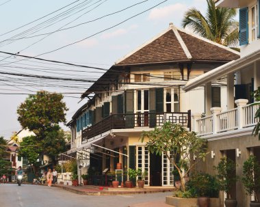 Luang İfadesi, Laos - 3 Şubat 2020. Laos, Luang Phrabang 'daki eski kasabanın mimarisi. Şehir, 1975 yılına kadar binlerce yıl Laos krallığının başkentiydi..
