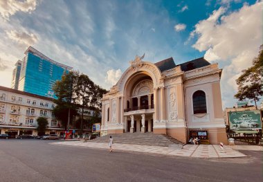Saigon, Vietnam - 26 Ocak 2021. Büyük Saigon Operası, Vietnam. Saygon eskiden Vietnam Cumhuriyeti 'nin başkentiydi. Hindiçin' in en büyük ekonomik merkezi..