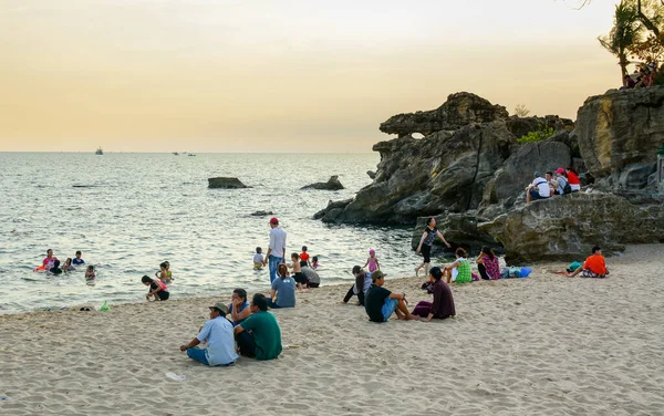 Phu Quoc Vietnã Maio 2016 Pessoas Gostam Praia Phu Quoc — Fotografia de Stock