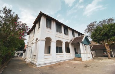 Luang İfadesi, Laos - 3 Şubat 2020. Laos, Luang Phrabang 'daki antik kasabanın mimarisi. Şehir, 1975 yılına kadar binlerce yıl Laos krallığının başkentiydi..