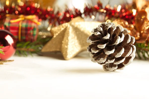 Noel koni ve süslemeleri Noel kartı — Stok fotoğraf