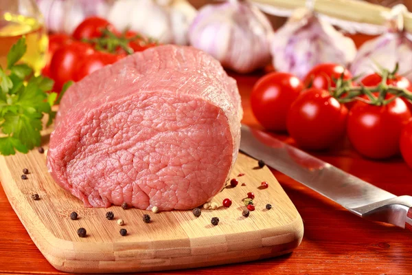 Rohes Rindfleisch und Gemüse — Stockfoto