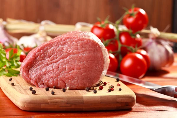 Rohes Rindfleisch und Gemüse — Stockfoto