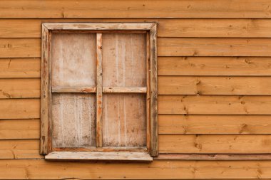 ahşap duvar penceresinde