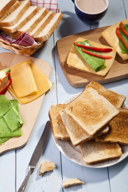 bir ekmek ile Kahvaltı