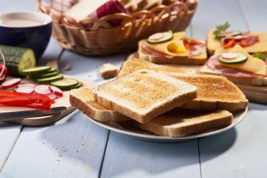 bir ekmek ile Kahvaltı