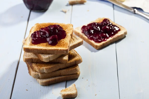 Сніданок з хлібним тостом — стокове фото