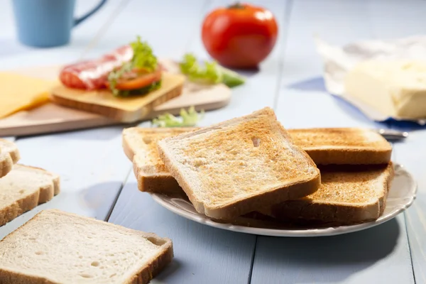Сніданок з підсмаженим хлібом — стокове фото