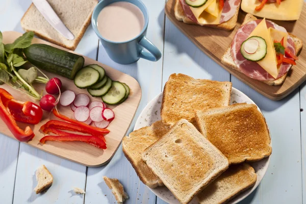 Colazione con pane tostato — Foto Stock