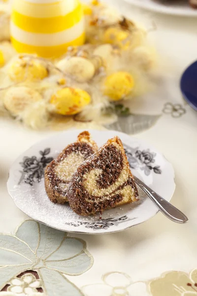 Bolo de anel de mármore Páscoa — Fotografia de Stock