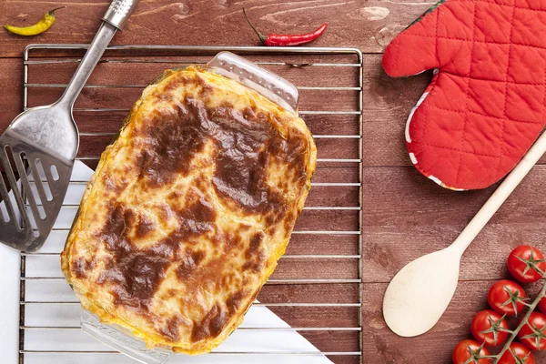 Świeże domowe lasagne — Zdjęcie stockowe