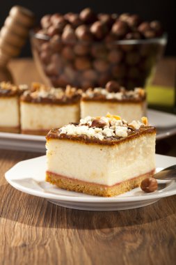 fındık plaka üzerinde Cheesecake