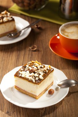 fındık plaka üzerinde Cheesecake
