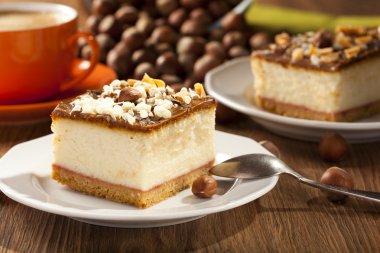 fındık plaka üzerinde Cheesecake