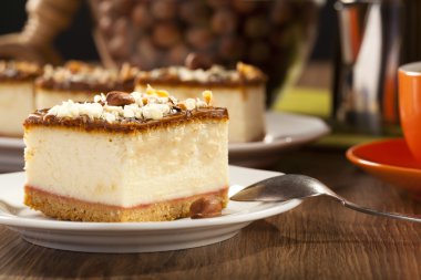 fındık plaka üzerinde Cheesecake