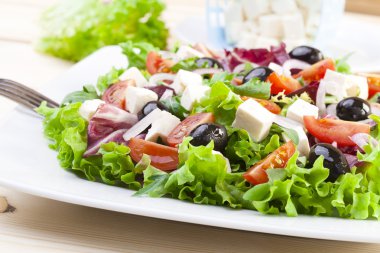 Taze Yunan salatası