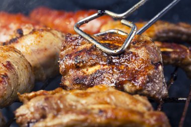 Domuz kaburga ile Barbekü