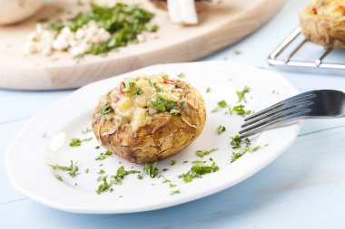 fırında mantar dolması