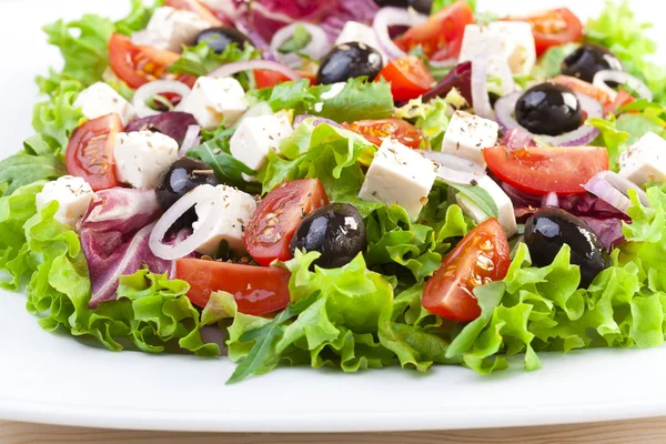 Frischer griechischer Salat — Stockfoto