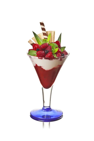 Läckra hallon dessert med yoghurt — Stockfoto