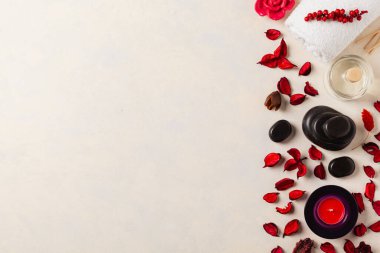 Spa ve masaj malzemeleri. Kompozisyon. Yukarıdan bak. Tarif için bir yeri olan bir geçmiş. Üst görünüm.