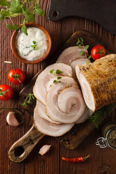 Whole Bacon Roulade Served Sliced Meat White Sauce Top View — Stock Photo, Image