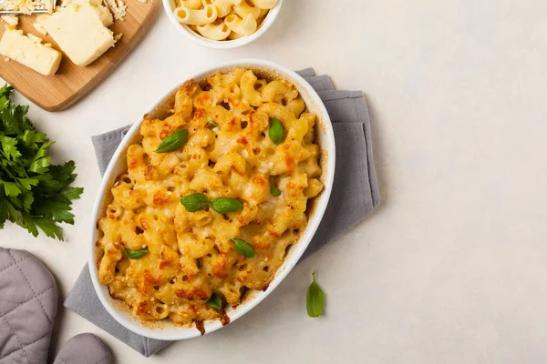 Traditional North American dish. Baked pasta with cheese.