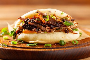 Bao Bao dürümünde domuz eti. Üst görünüm.