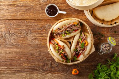 Bao Bao dürümünde domuz eti. Üst görünüm.